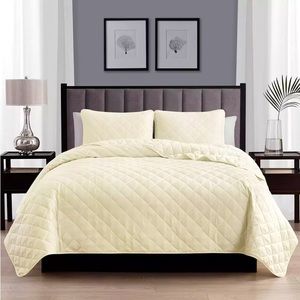 IVORY MICROFIBER KING BED QUILT and SHAM SET